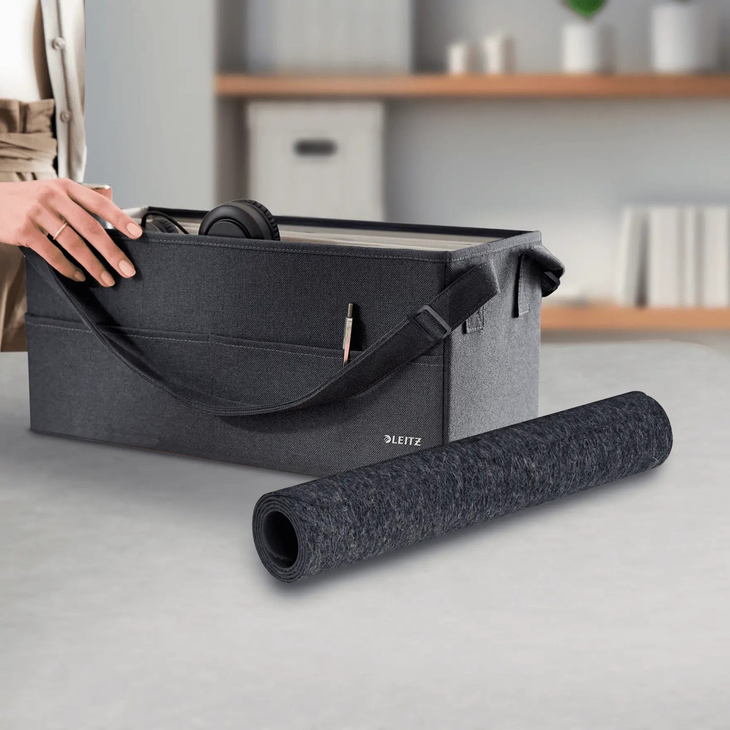 Leitz Felt Desk Pad 70x36 cm (Dark Gray)